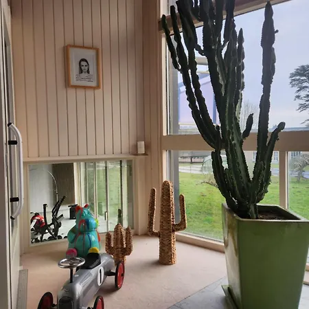 La De Louis Villa Saint-Planchers