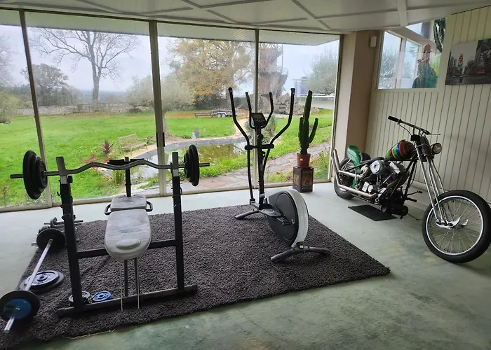 La De Louis Villa Saint-Planchers