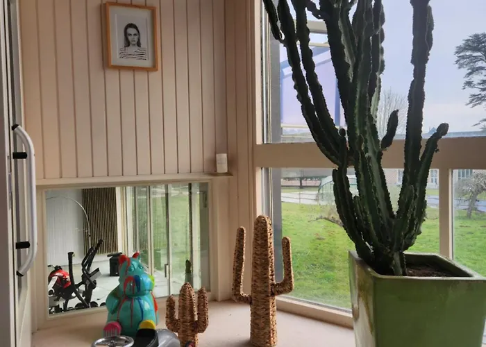 La De Louis Villa Saint-Planchers