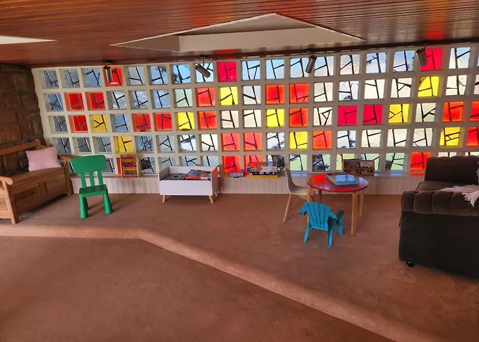 La De Louis Villa Saint-Planchers